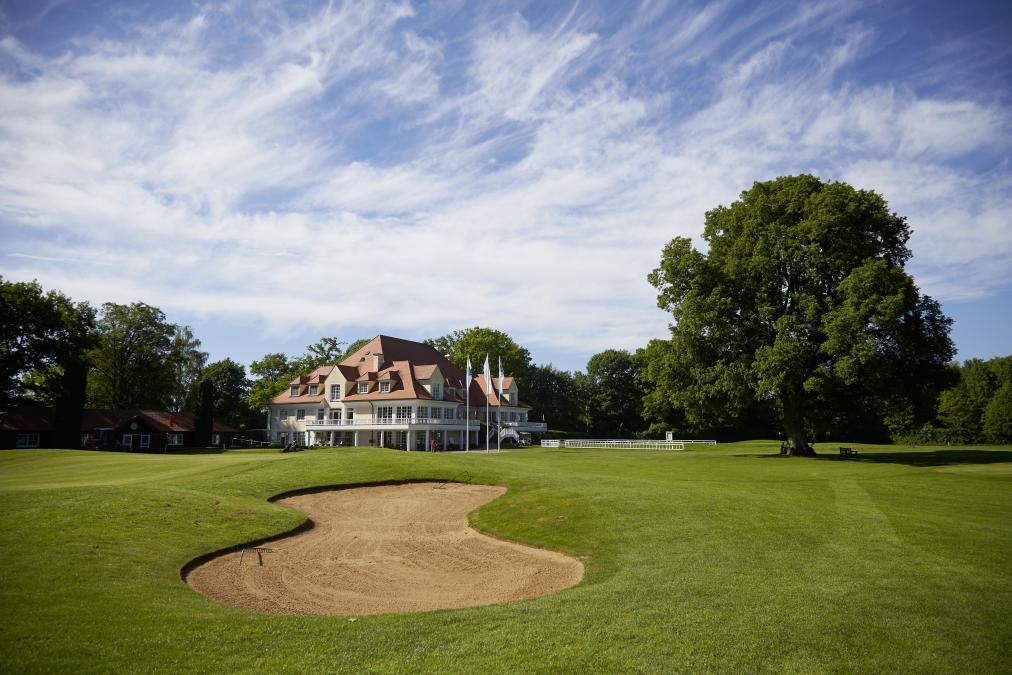 Nicht nur wegen des Clubhauses im Südstaatenstil attraktiv: der Wittelsbacher GC