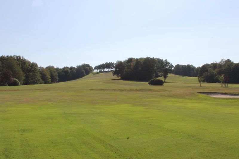 Blick auf die sieben Eichen des Clubs an der Siebeneicker Straße Blick auf die sieben Eichen des Clubs an der Siebeneicker Straße