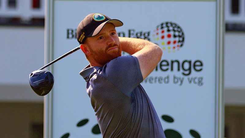 Philipp Mejow am Abschlag Philipp Mejow am Abschlag