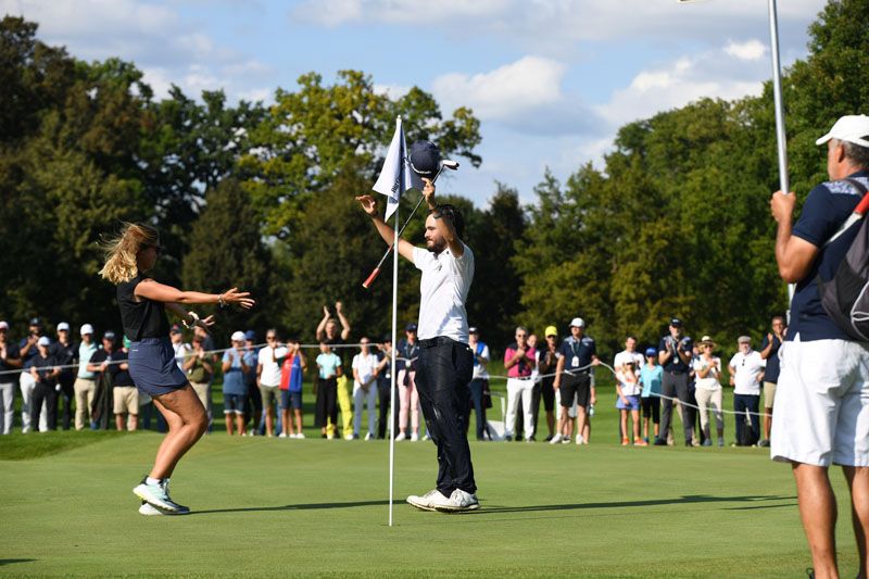Geschafft: Angel Hidalgo holt den Sieg! Geschafft: Angel Hidalgo holt den Sieg!