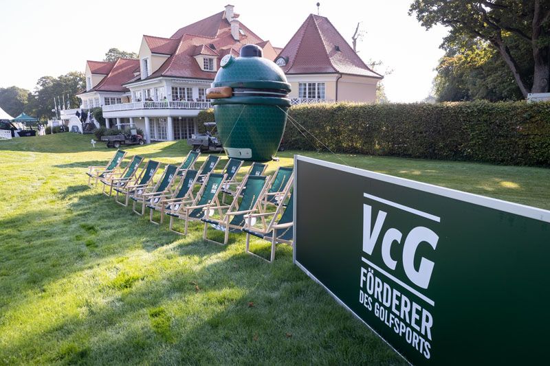 Liegestühle an Loch 9 Liegestühle an Loch 9