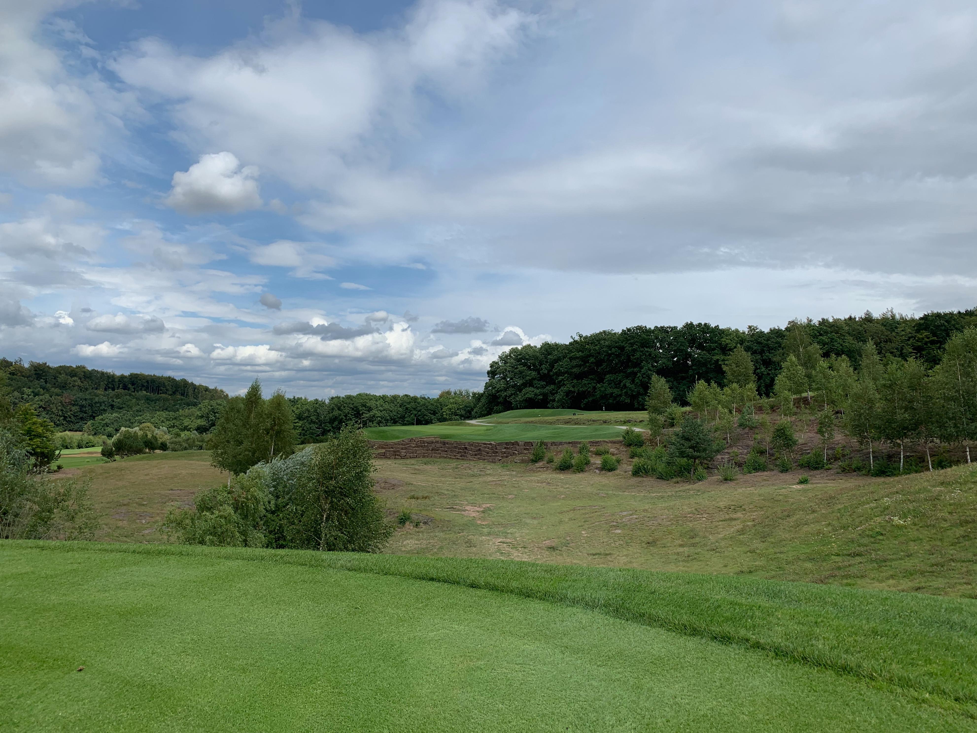 Bitte, flieg über die Schlucht, Abschlag Bahn 4 Bitte, flieg über die Schlucht, Abschlag Bahn 4