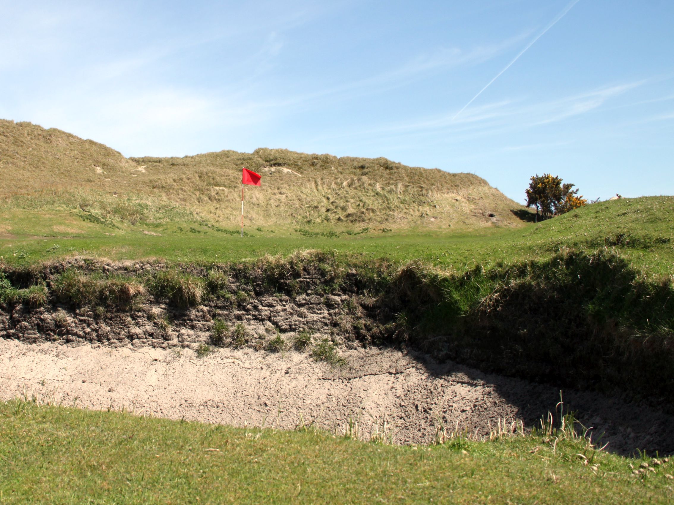 Steile Kante: Leicht rein, schwer raus. Steile Kante: Leicht rein, schwer raus.