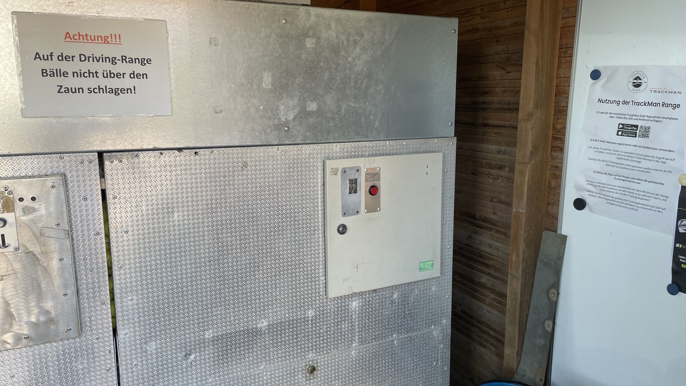 Einfach den roten Knopf drücken Einfach den roten Knopf drücken