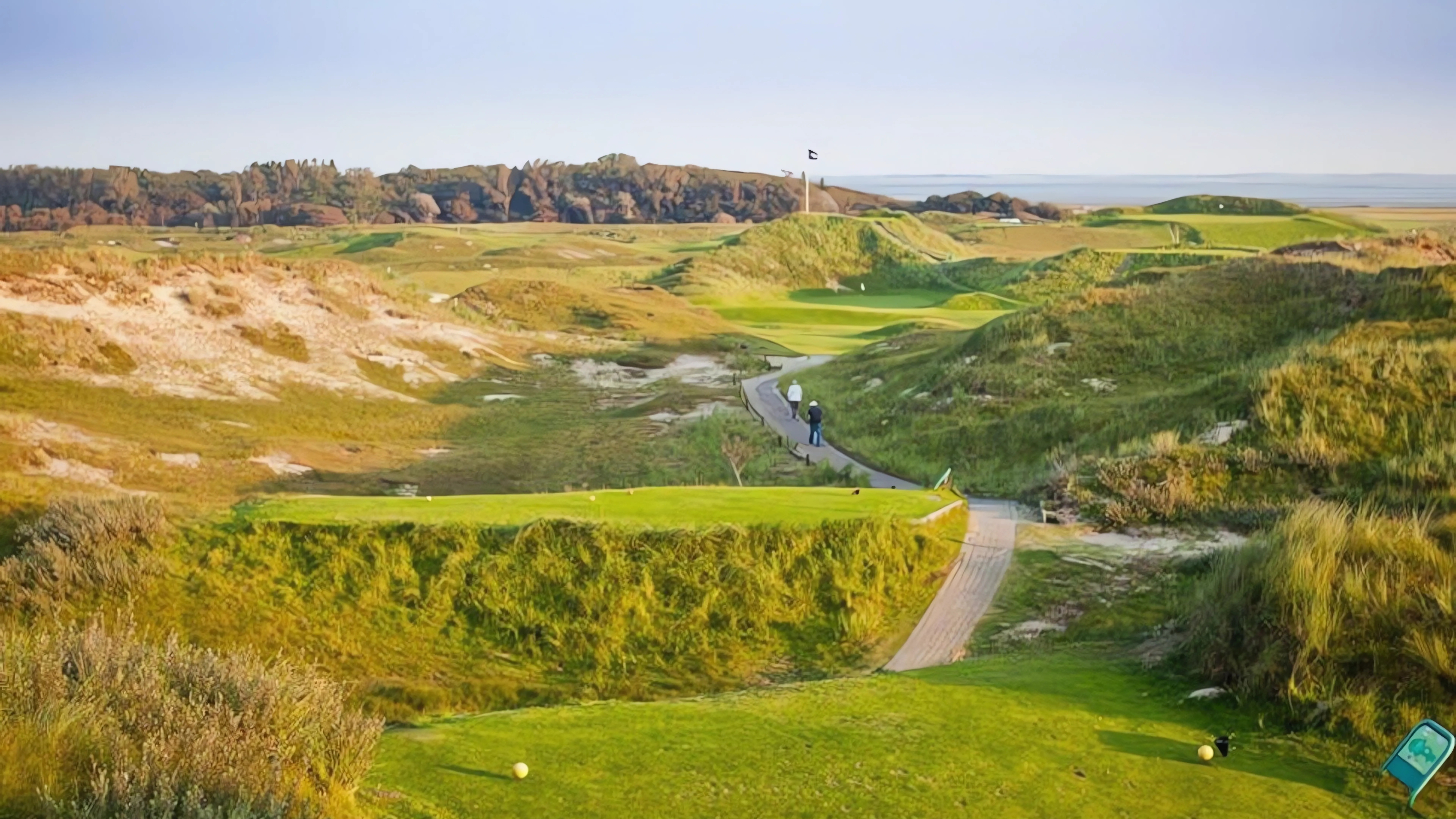 Abschlag mit tollem Weitblick Abschlag mit tollem Weitblick