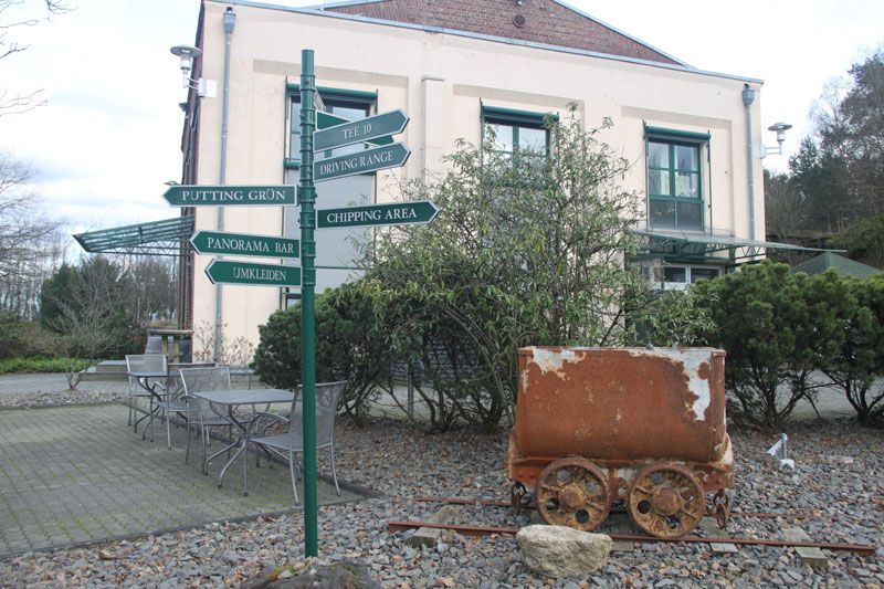 Das Clubhaus erfreut nicht nur HanneLORE Das Clubhaus erfreut nicht nur HanneLORE