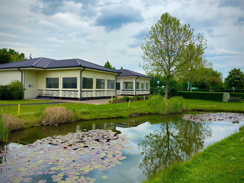 Einladend: das Clubhaus Einladend: das Clubhaus