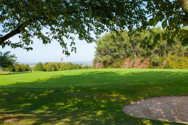 Echtes Golfvergnügen auf echtem Rasen